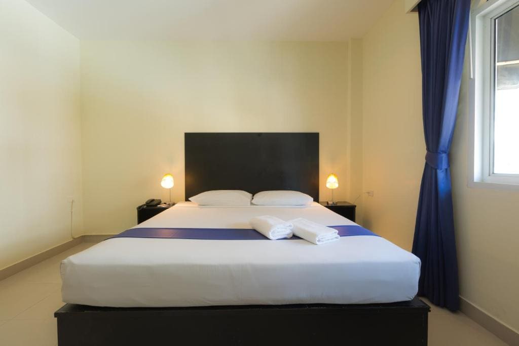 Pool Suite room - Image 1