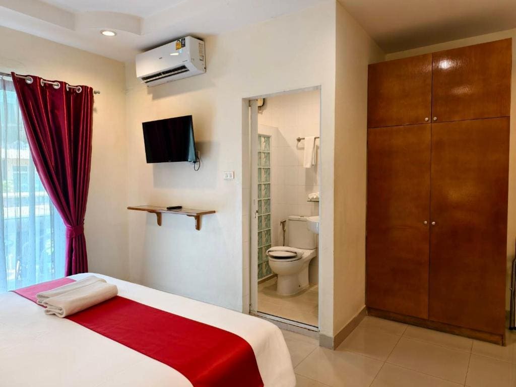 Deluxe Pool View Double or Twin Room with Balcony room - Image 3