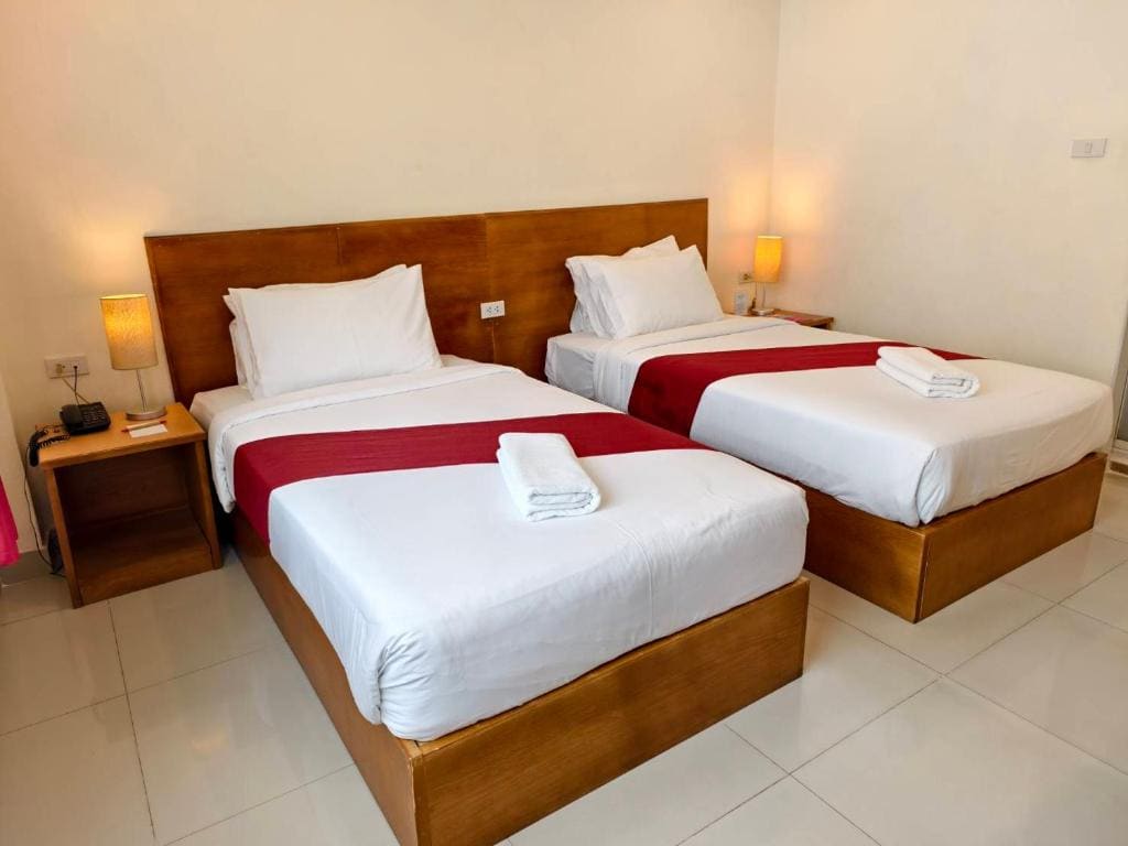 Deluxe Twin Room room - Image 1