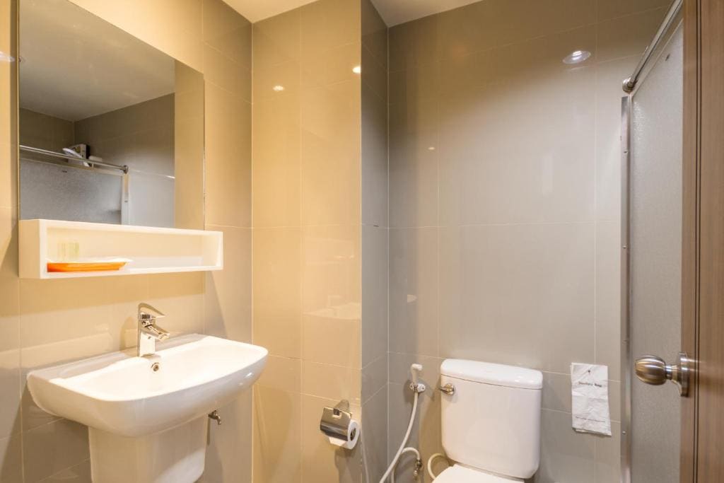 Deluxe Twin Room room - Image 2