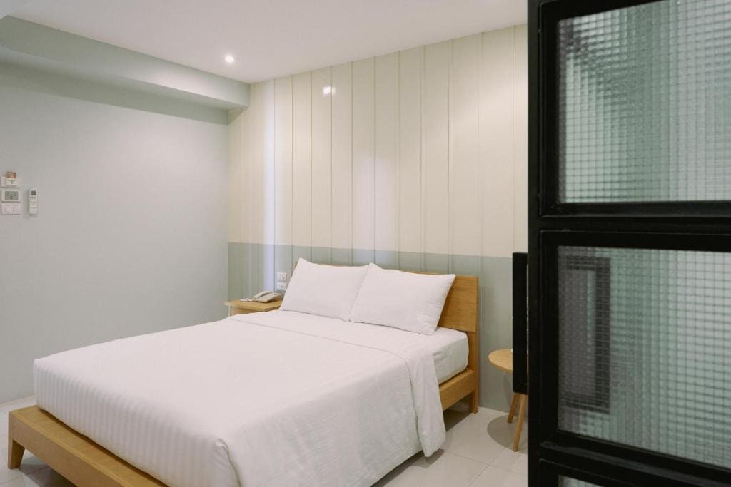 Standard Double or Twin Room room - Image 3