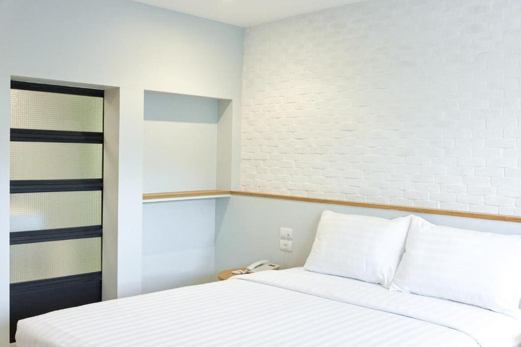 Deluxe Room room - Image 2