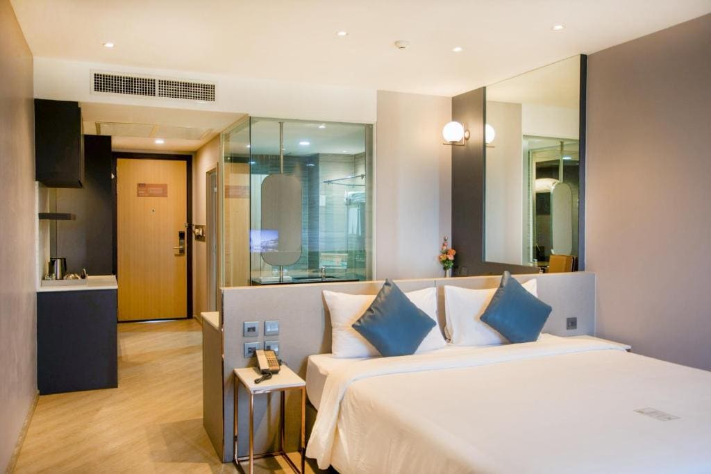 Studio with Mountain View room - Image 1