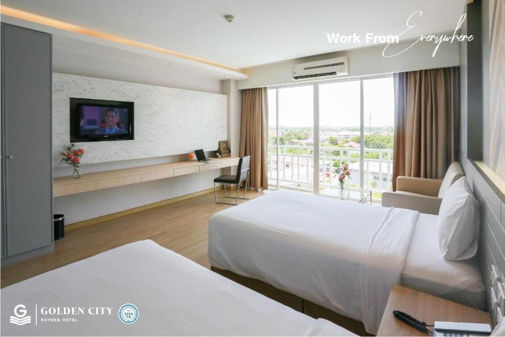 Twin Room with Balcony room - Image 3
