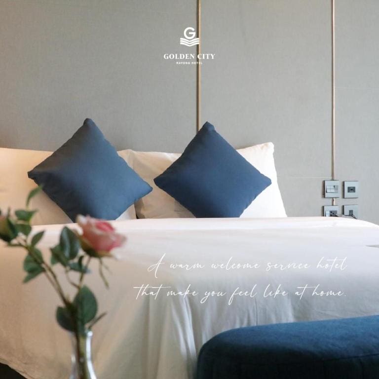 Studio with Mountain View room - Image 2