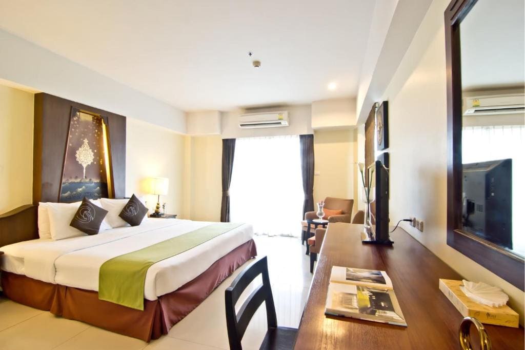 Deluxe Double or Twin Room with City View room - Image 1