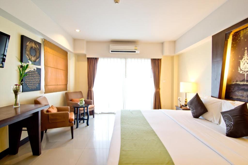 Deluxe Double or Twin Room with City View room - Image 2