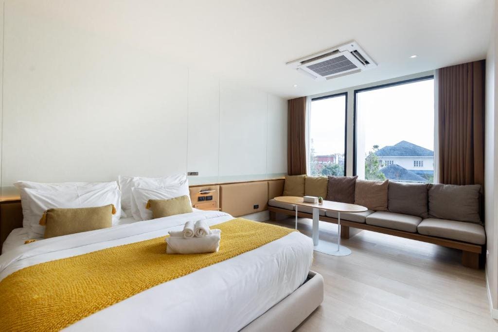 Junior Suite with Bathtub room - Image 1