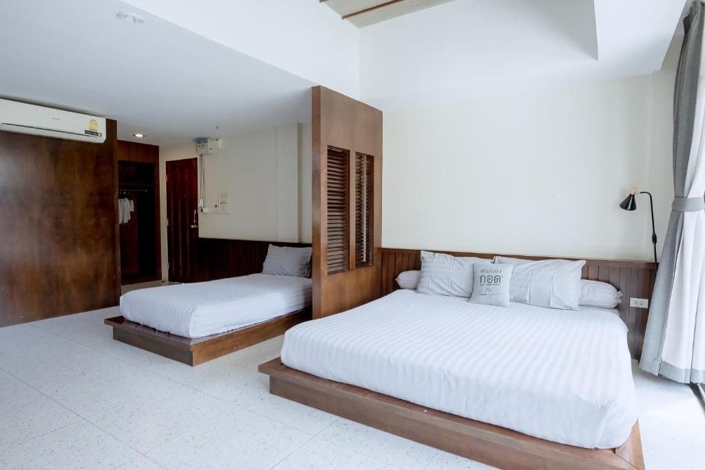 Deluxe Triple Room room - Image 2