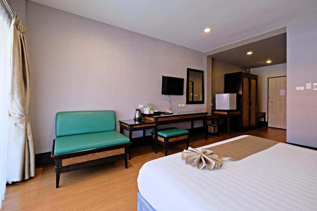 Superior Room with King Bed room - Image 1