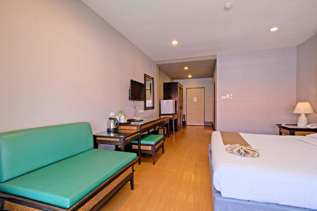 Superior Room with King Bed room - Image 2