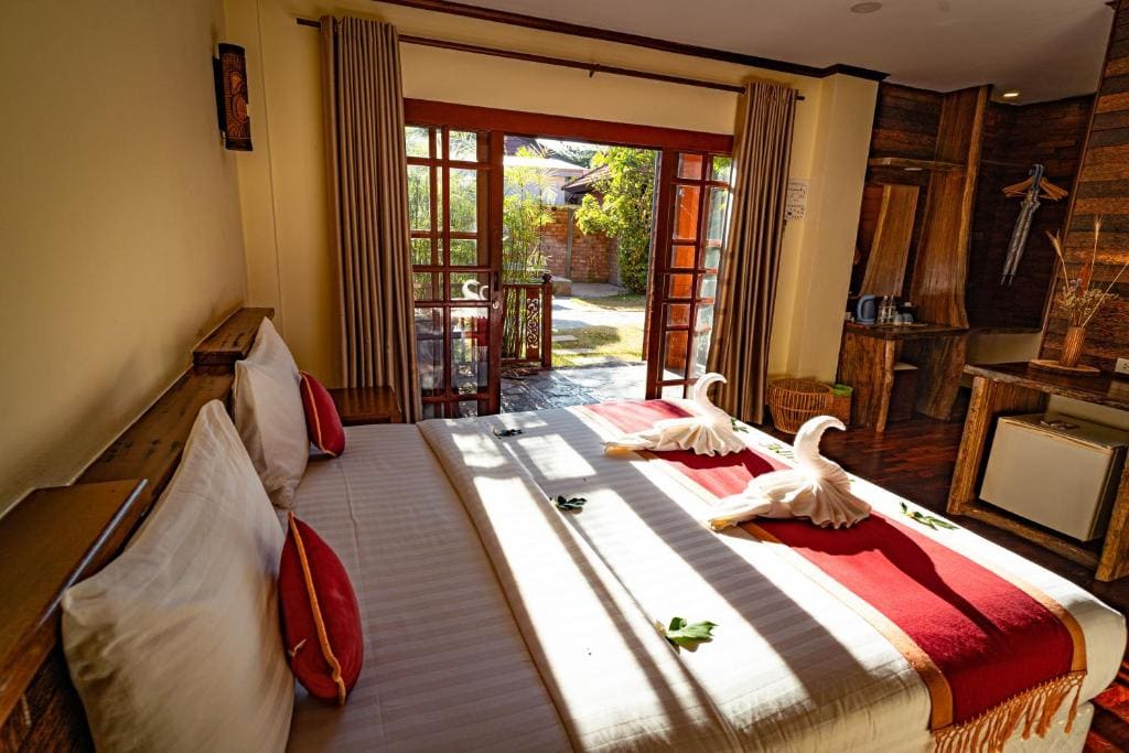 Double Room with Sea View room - Image 1