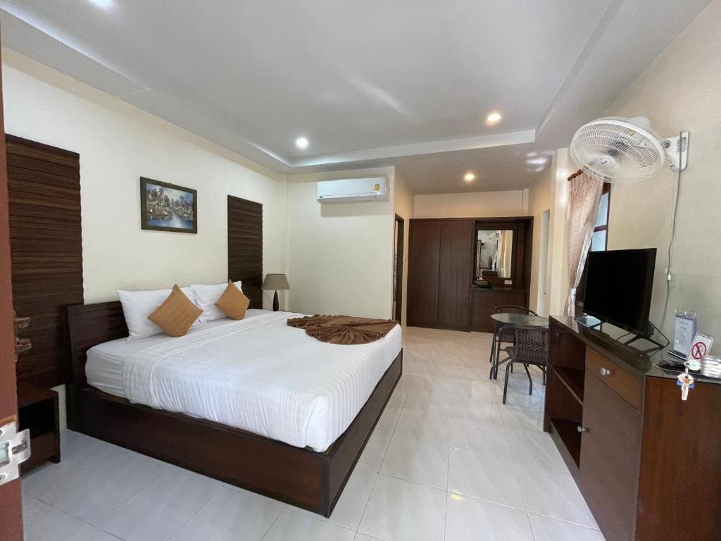 Double Room with Park View room - Image 2
