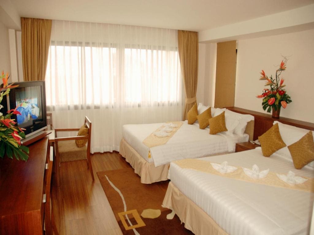 Superior Double Room with Two Double Beds room - Image 3