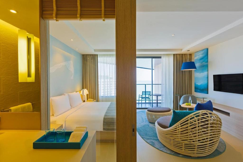 Standard King Room with Club Access - Executive Tower room - Image 3