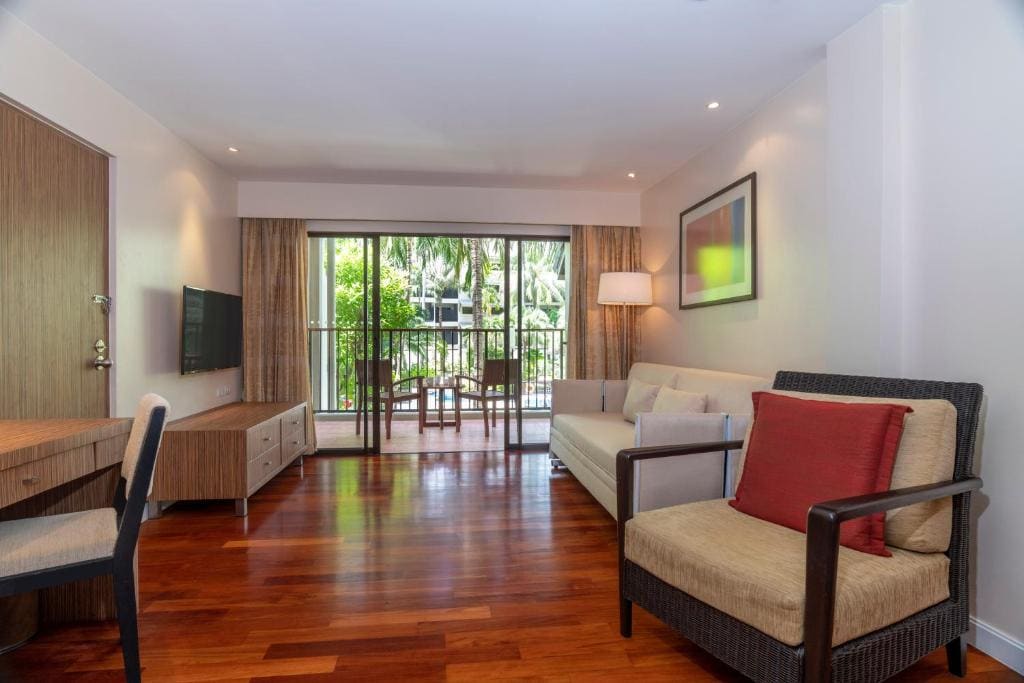 King Suite with One Bunk Bed room - Image 2