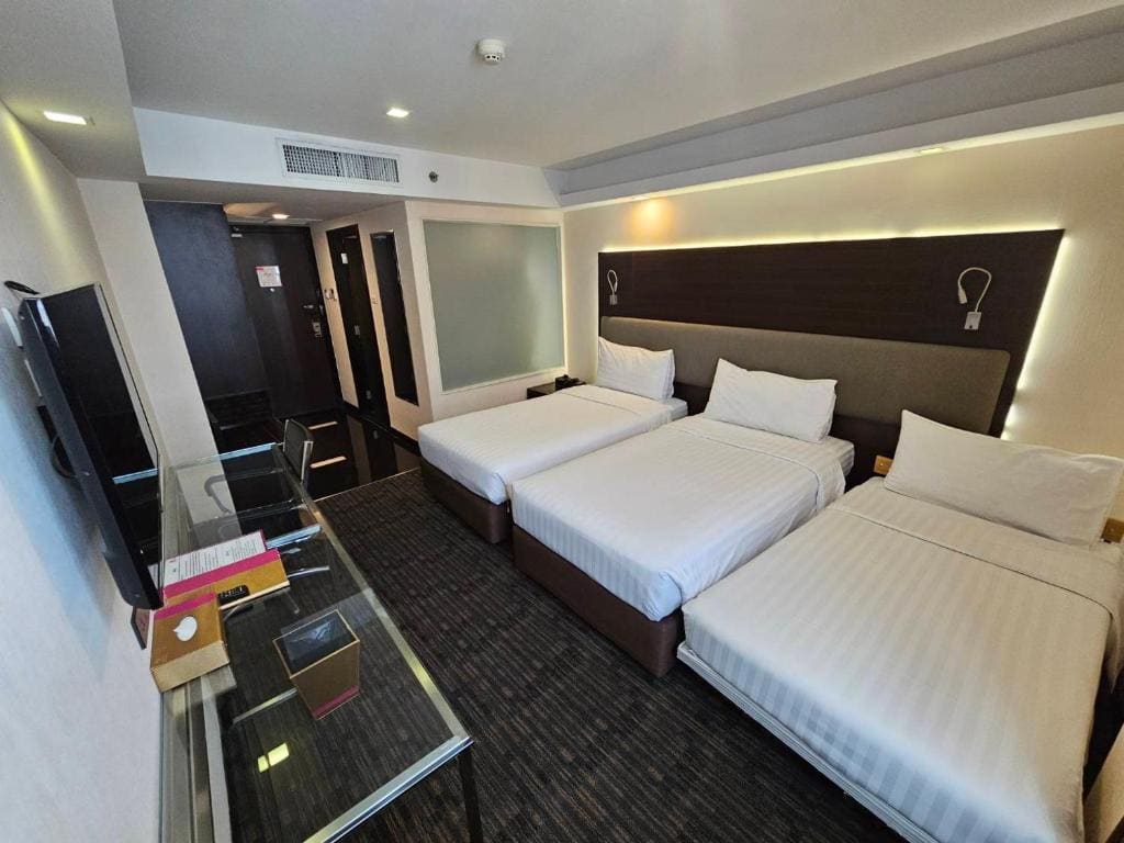 Deluxe Triple Room room - Image 2