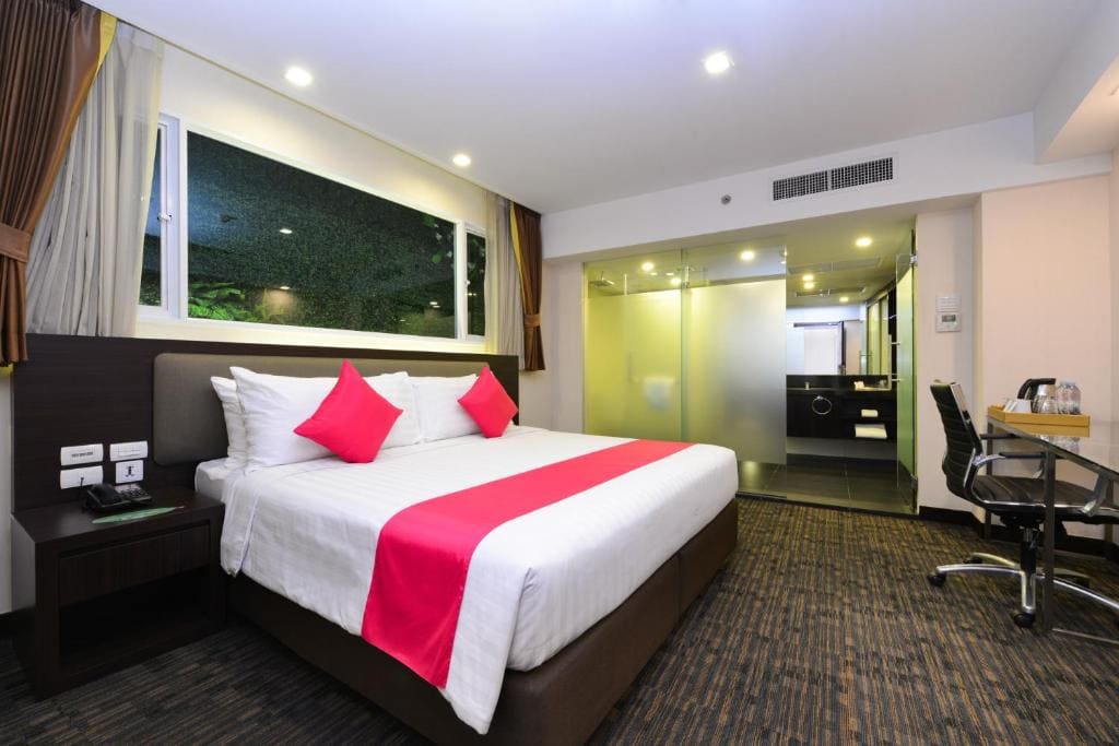 Family Room room - Image 2