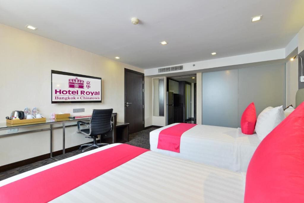 Premier Deluxe Twin Room room - Image 3