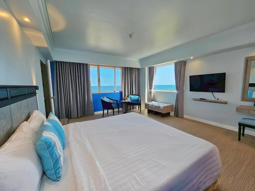 Suite with Mountain View room - Image 3
