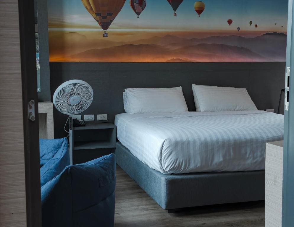 Deluxe Room room - Image 2