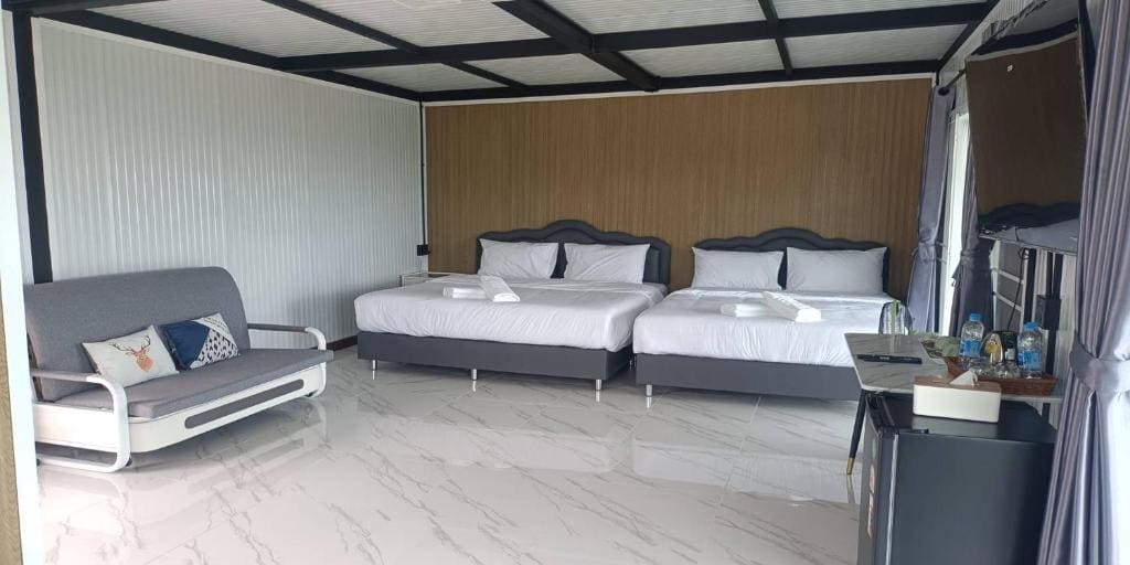 Family Room room - Image 1