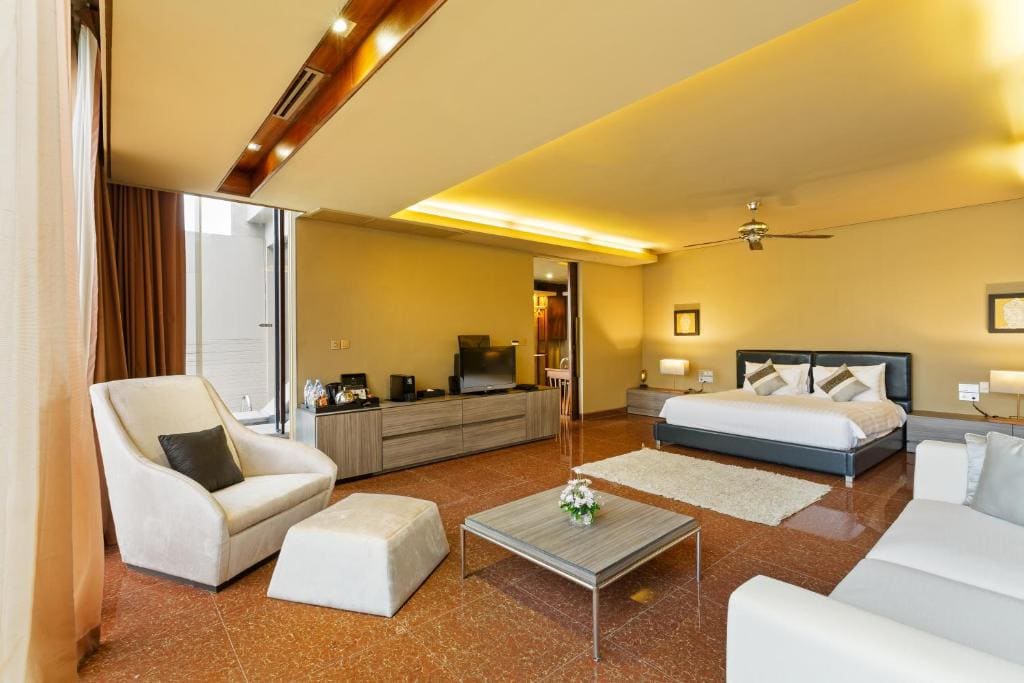 Grand Private Pool Suite room - Image 3