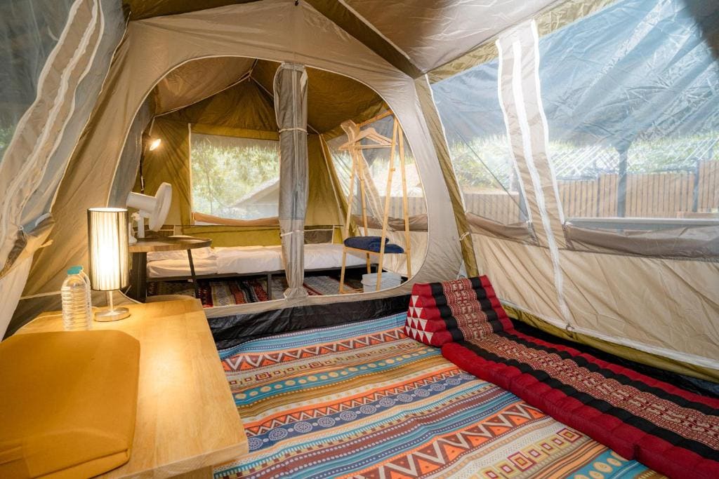Tent room - Image 1