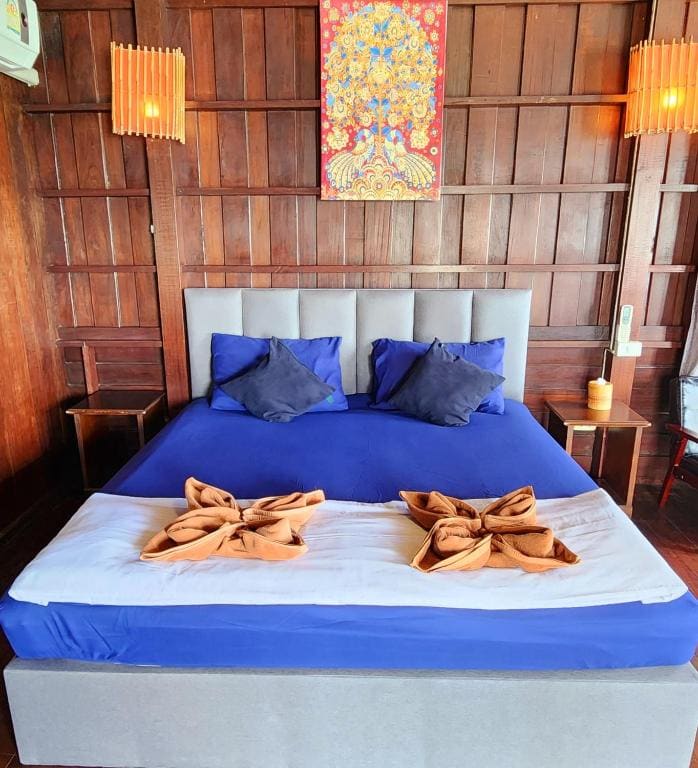 Double Room with Sea View room - Image 2