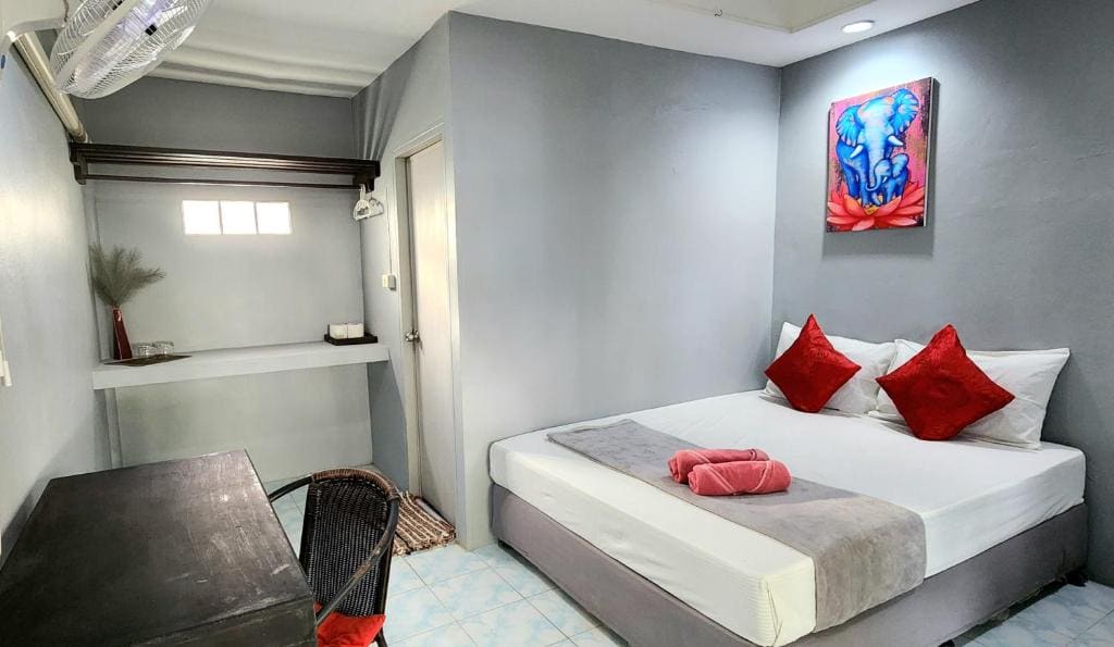 Standard Double Room with Fan room - Image 3