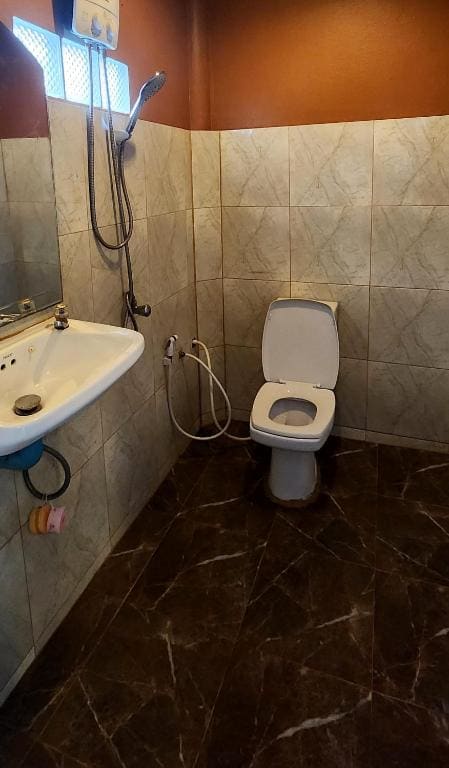 Standard Twin Room room - Image 1