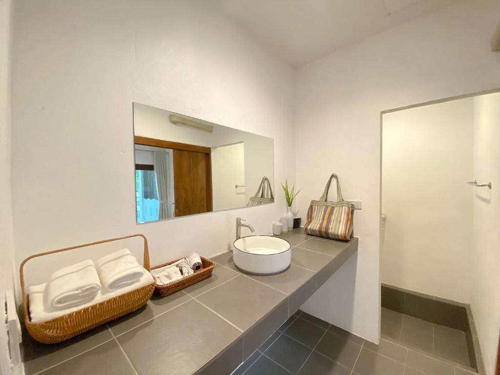 Deluxe Room room - Image 2