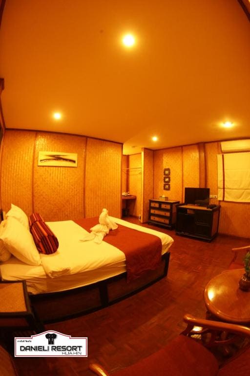Deluxe Bungalow room - Image 1