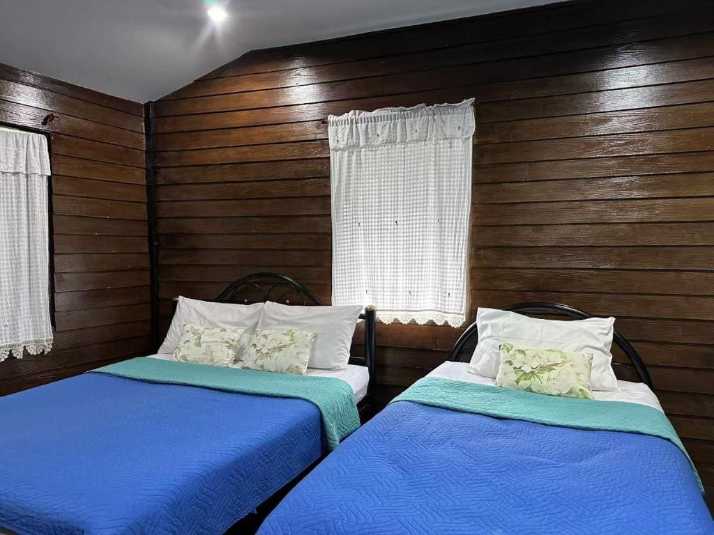 Family Room with Balcony room - Image 1