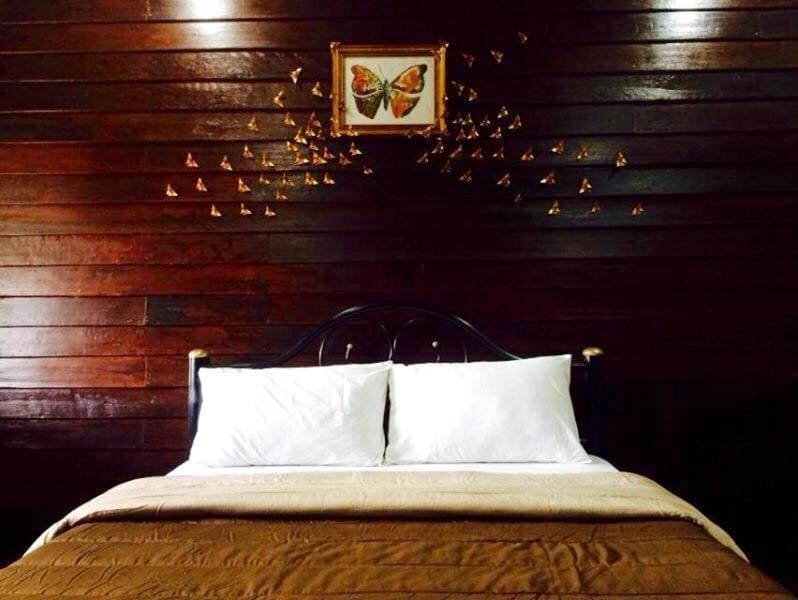 Standard Double Room with Air conditioned and Private bathroom room - Image 2
