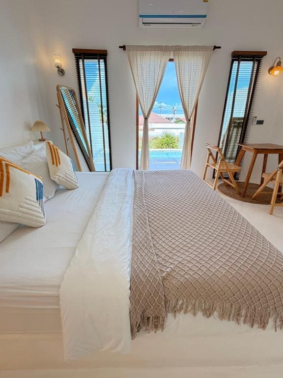Villa with Private Pool room - Image 3