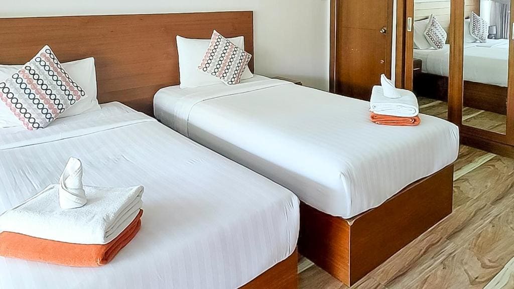 Deluxe Room with Balcony (Twin bed) room - Image 2