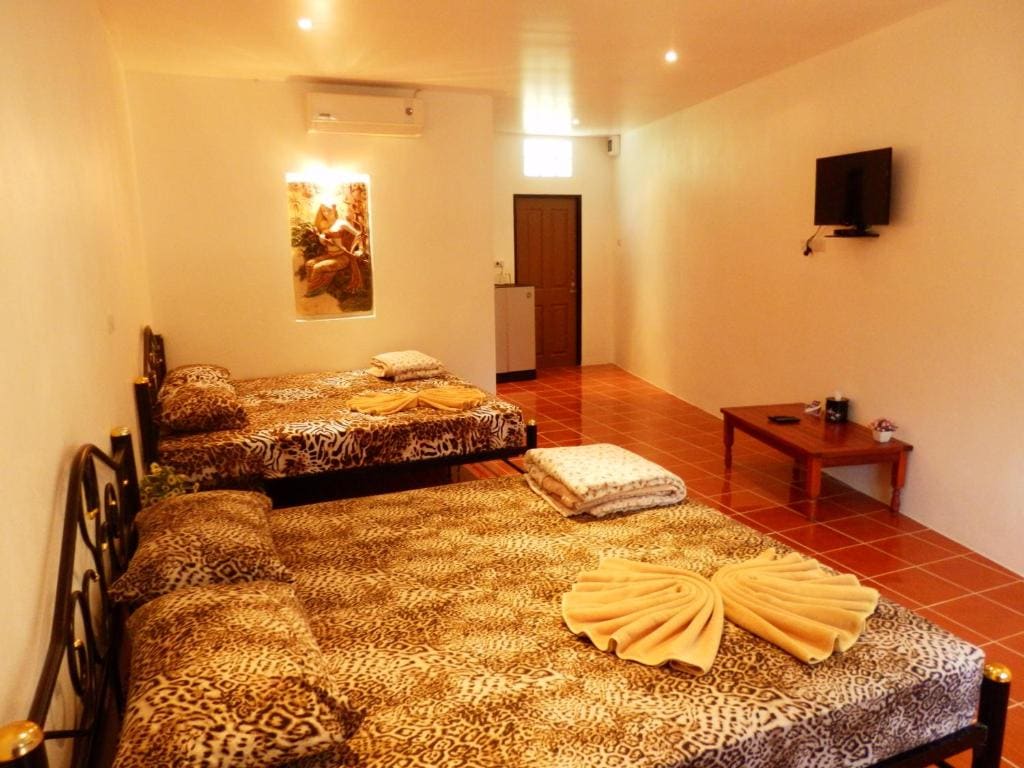Family Room room - Image 3