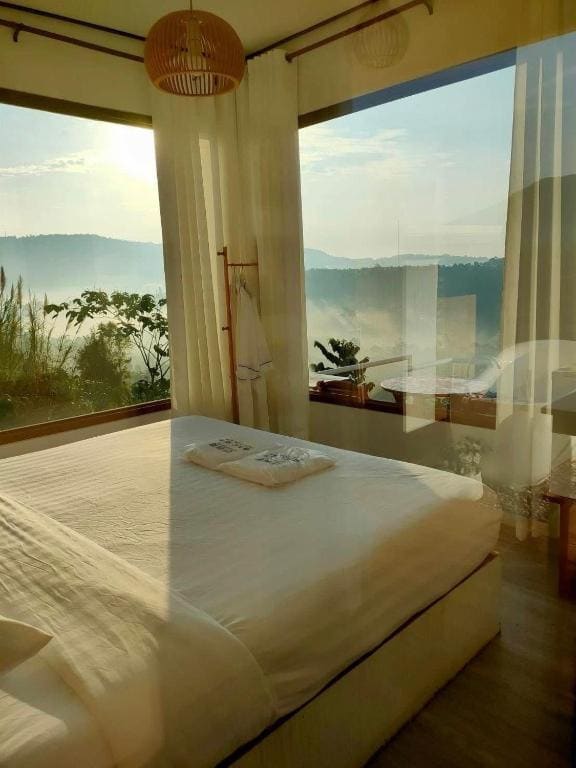 King Room with Mountain View room - Image 1