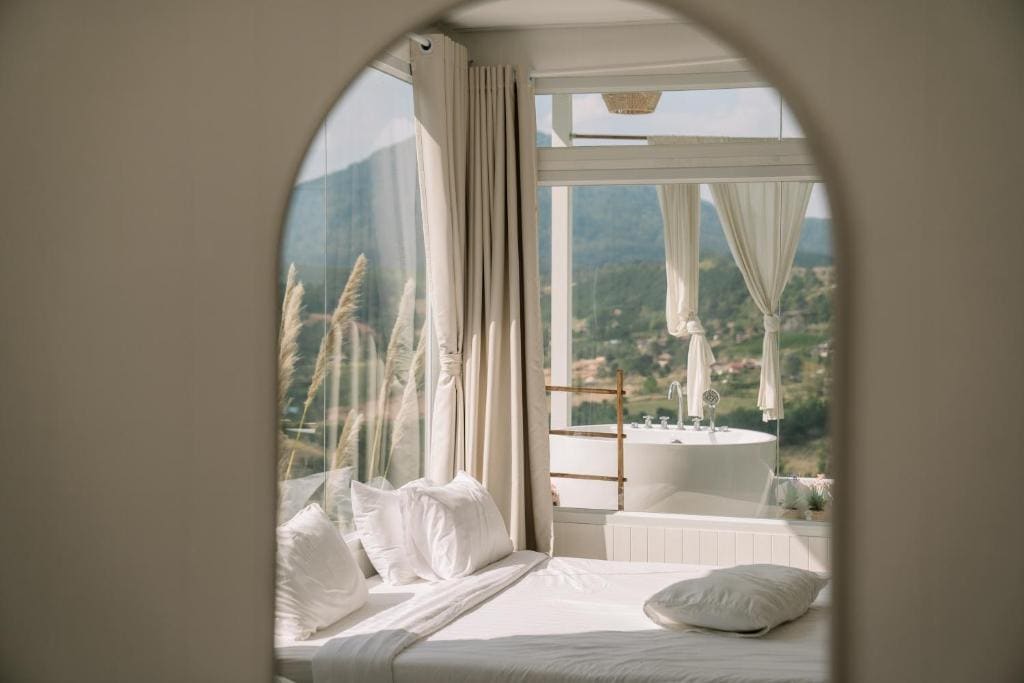 Deluxe Double Room room - Image 2
