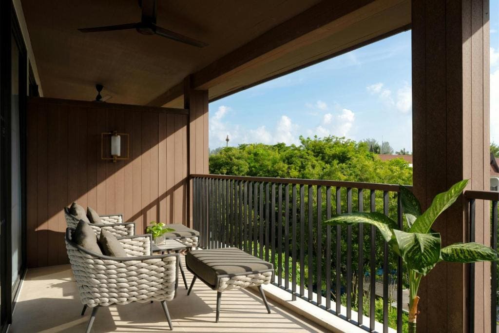 Two-Bedroom Bi-level Loft with Balcony room - Image 2