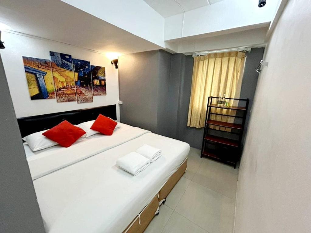 Budget Double or Twin Room (No Window) room - Image 2