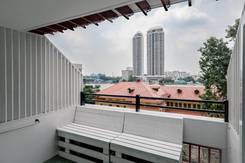 Family Room with Balcony room - Image 3