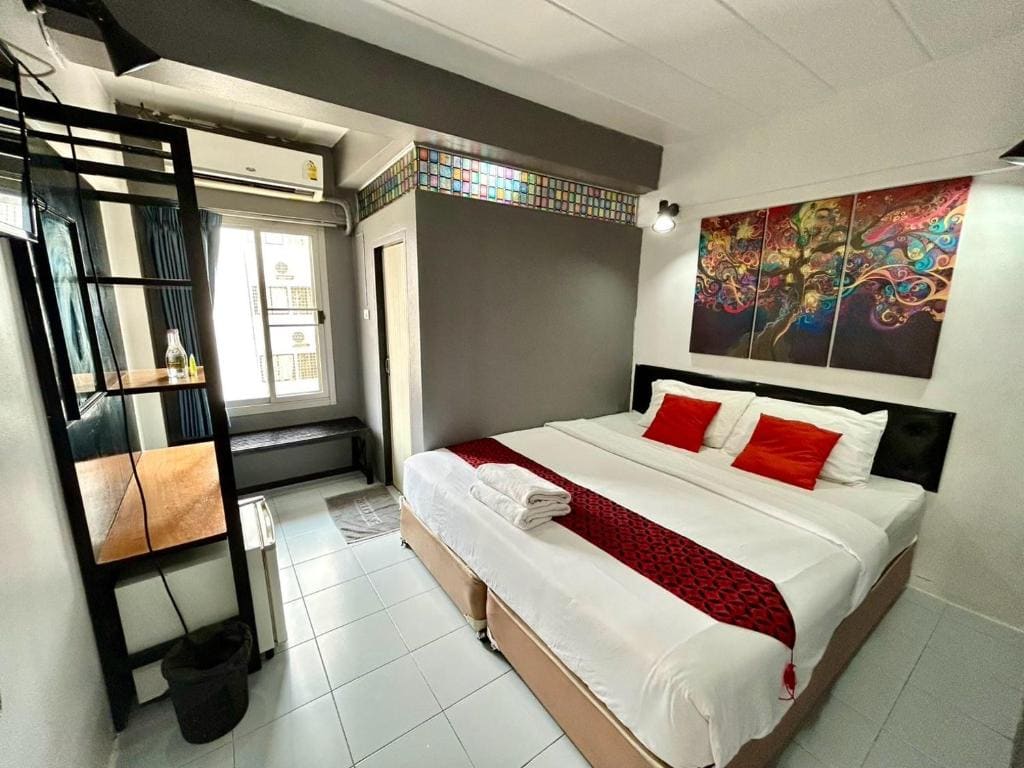 Standard Double or Twin Room room - Image 2