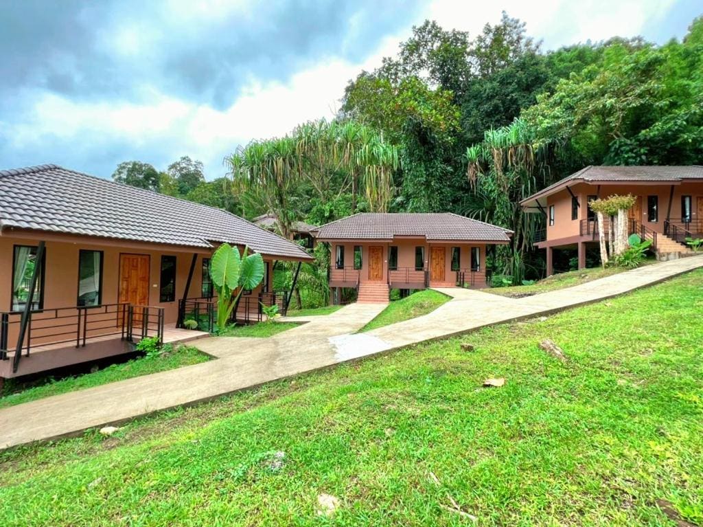 Riverside Double Bungalow room - Image 3