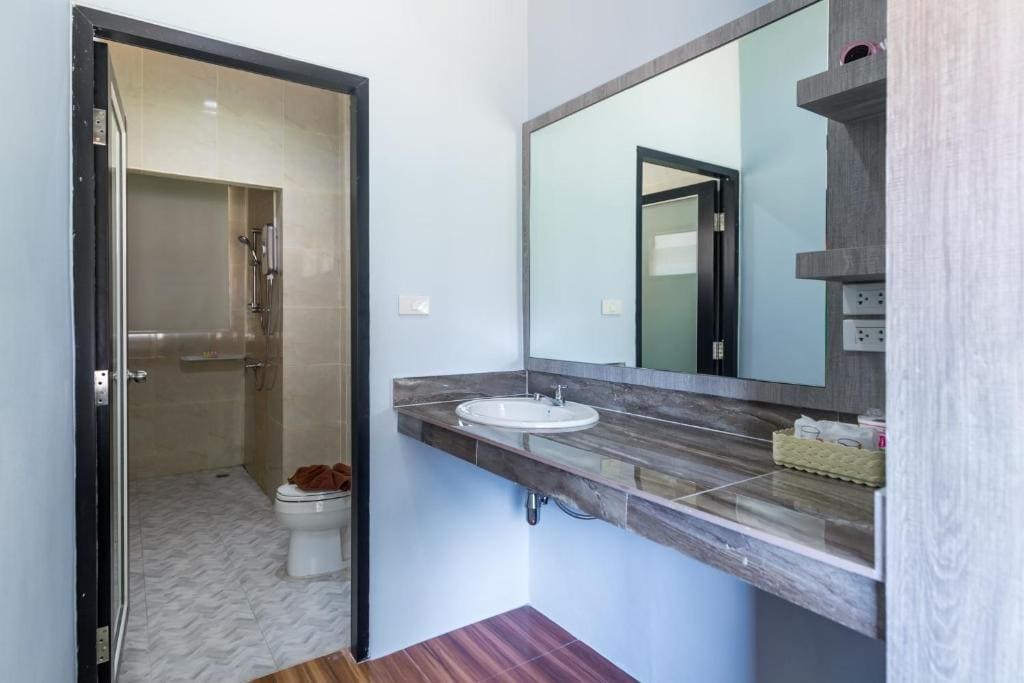 Bungalow - Water Front room - Image 1