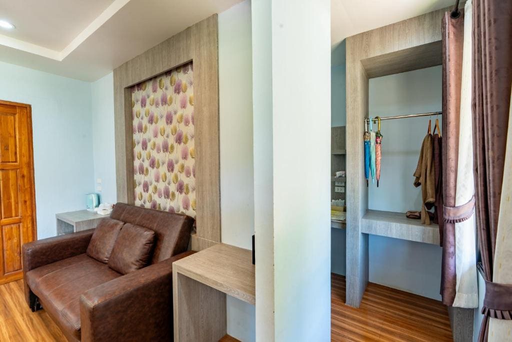 Triple Room with View room - Image 1