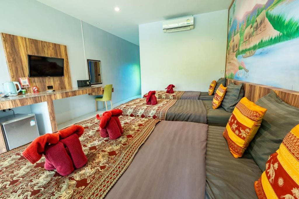 Triple Room with Pool View room - Image 3