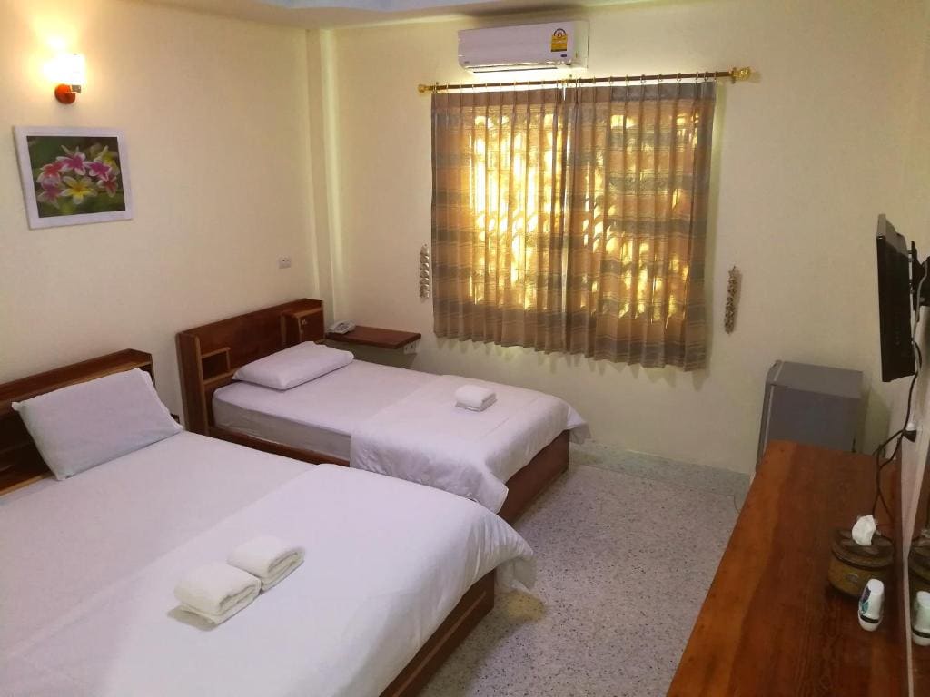 Standard Triple Room room - Image 3