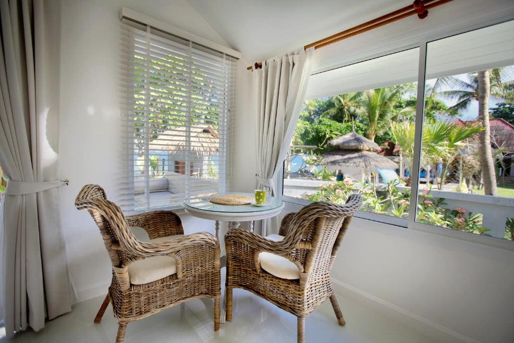 Bungalow - Beach Front room - Image 1